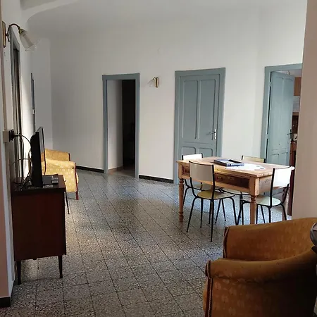 Zarinu Apartamento *