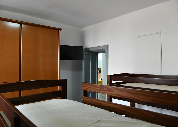 アパート Zarinu オルゴーゾロ