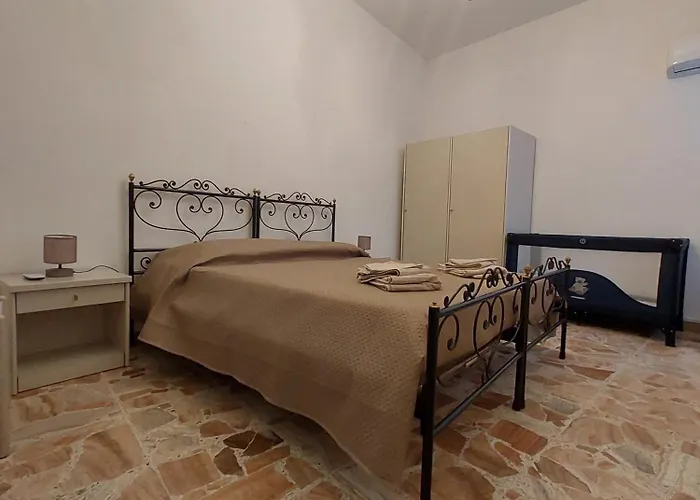 アパート Zarinu オルゴーゾロ